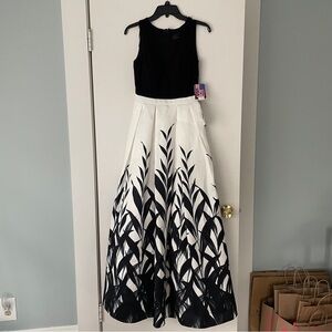 NWT!!! Black and white prom dress